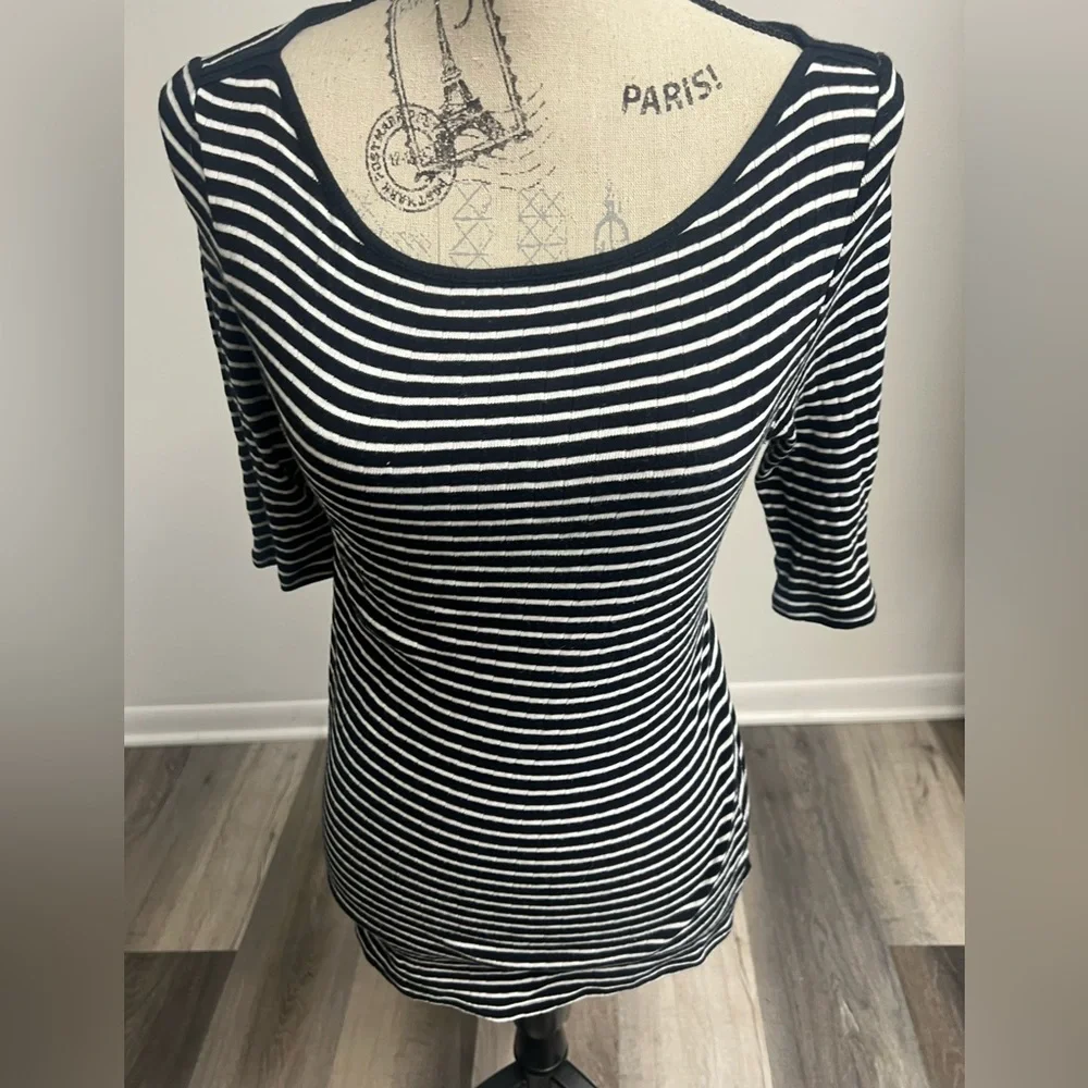 3/4 Length Sleeve Shirt! - Picture 2 of 15